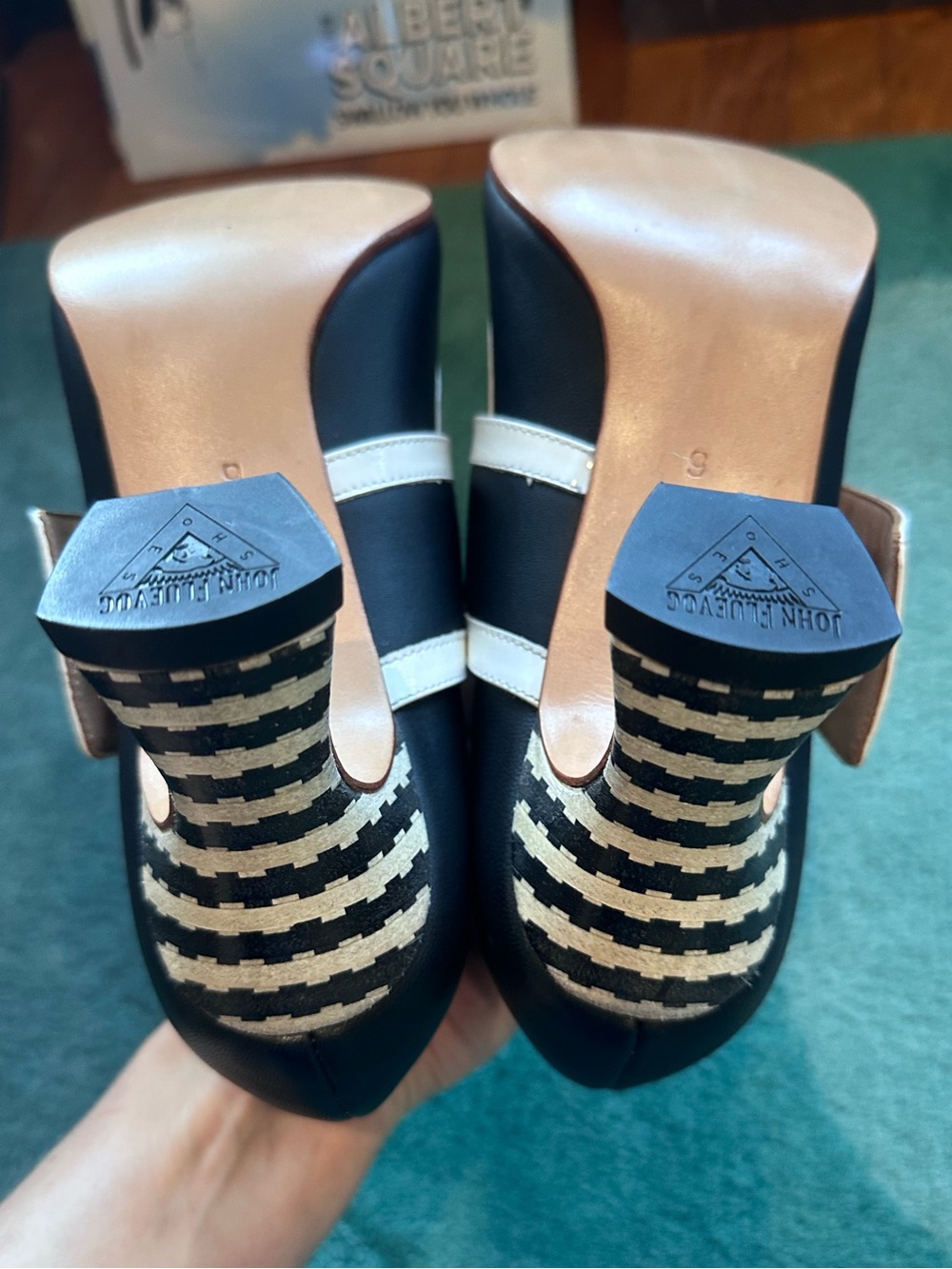 Fluevog NEW IN BOX Big Presence Zewde black/cream wide strap retro heel- 9 - Picture 15 of 16